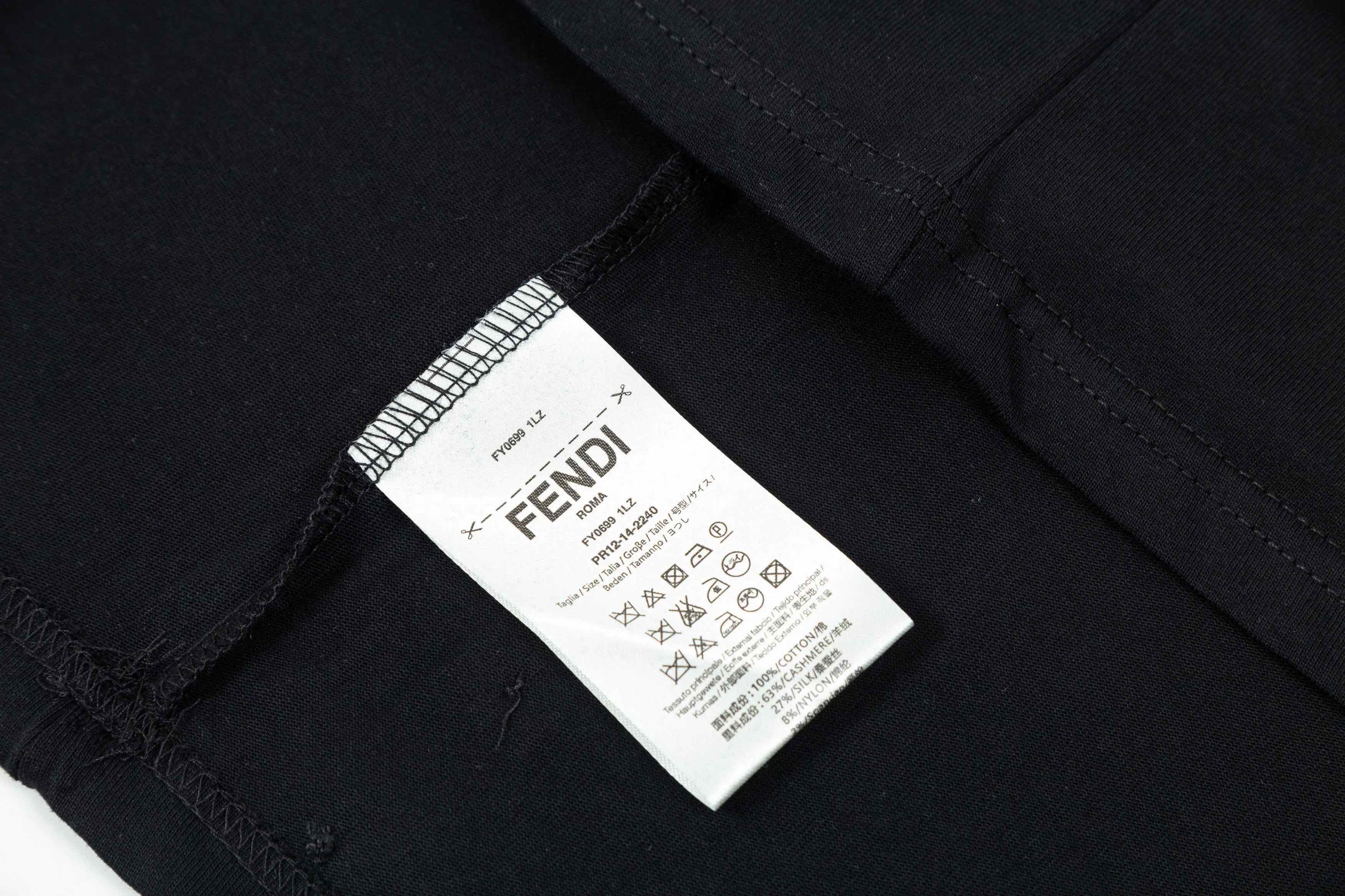 【FENDI公式旗艦店】フェンディ  Tシャツ ご好評に付き再入荷！ 250214