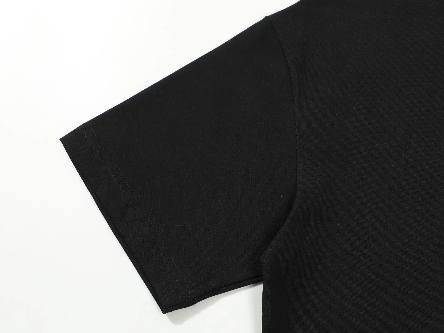 【FENDI公式旗艦店】フェンディ  Tシャツ ご好評に付き再入荷！ 250214