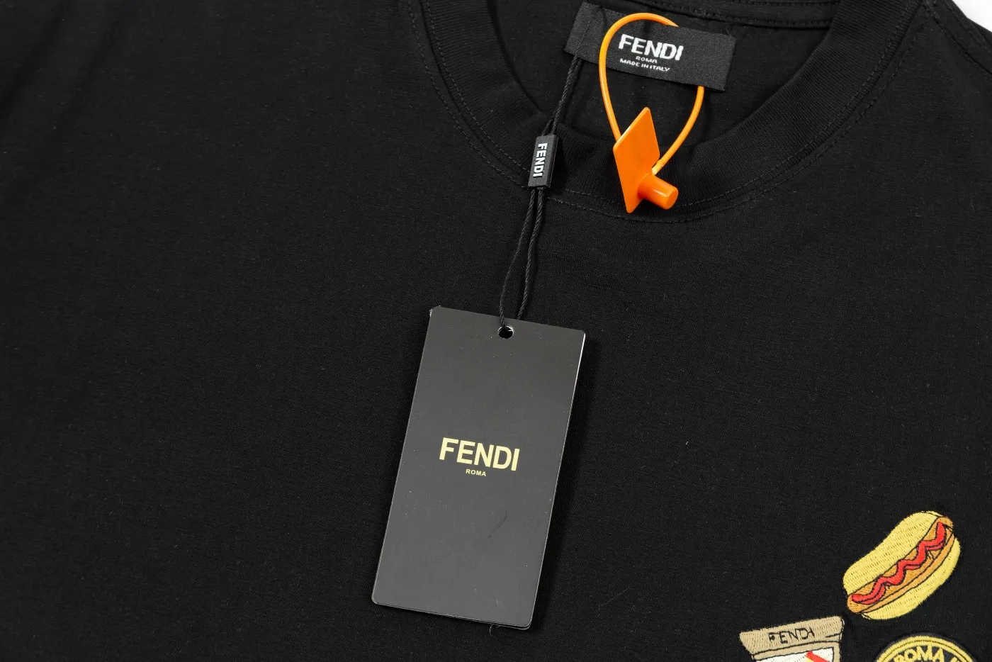 【FENDI公式旗艦店】フェンディ  Tシャツ ご好評に付き再入荷！ 250214