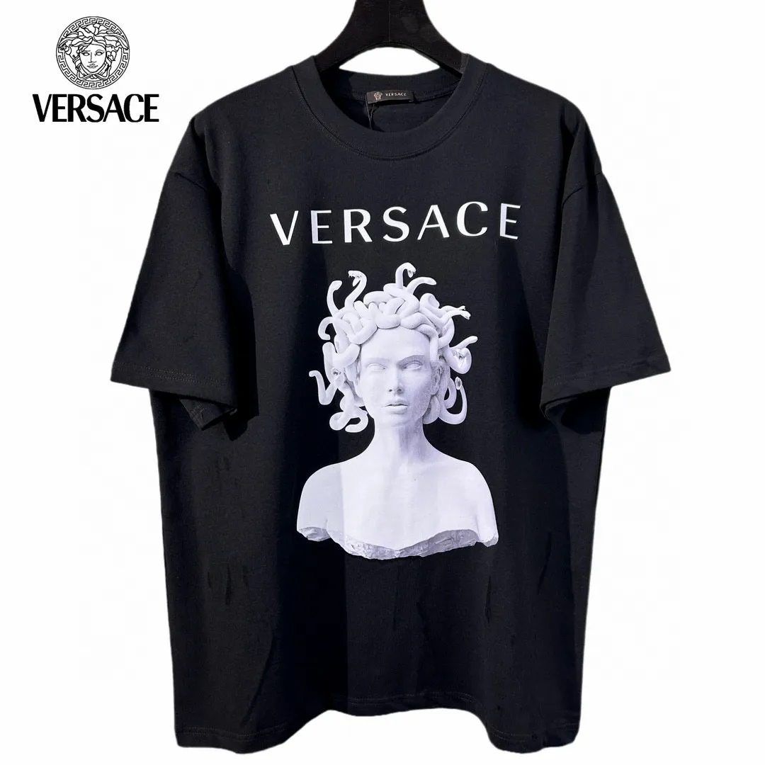 【VERSACE  公式旗艦店】ヴェルサーチ  Tシャツ ご好評に付き再入荷！