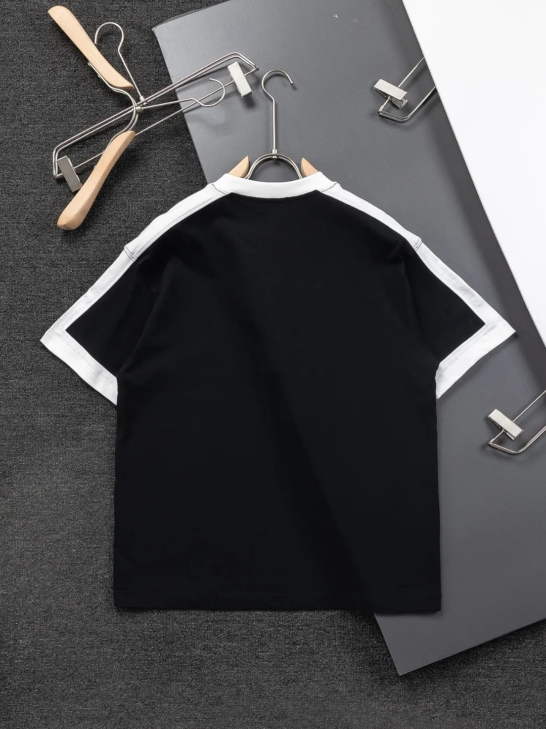 【LOEWE 公式旗艦店】ロエベ   Tシャツ ご好評に付き再入荷！250213