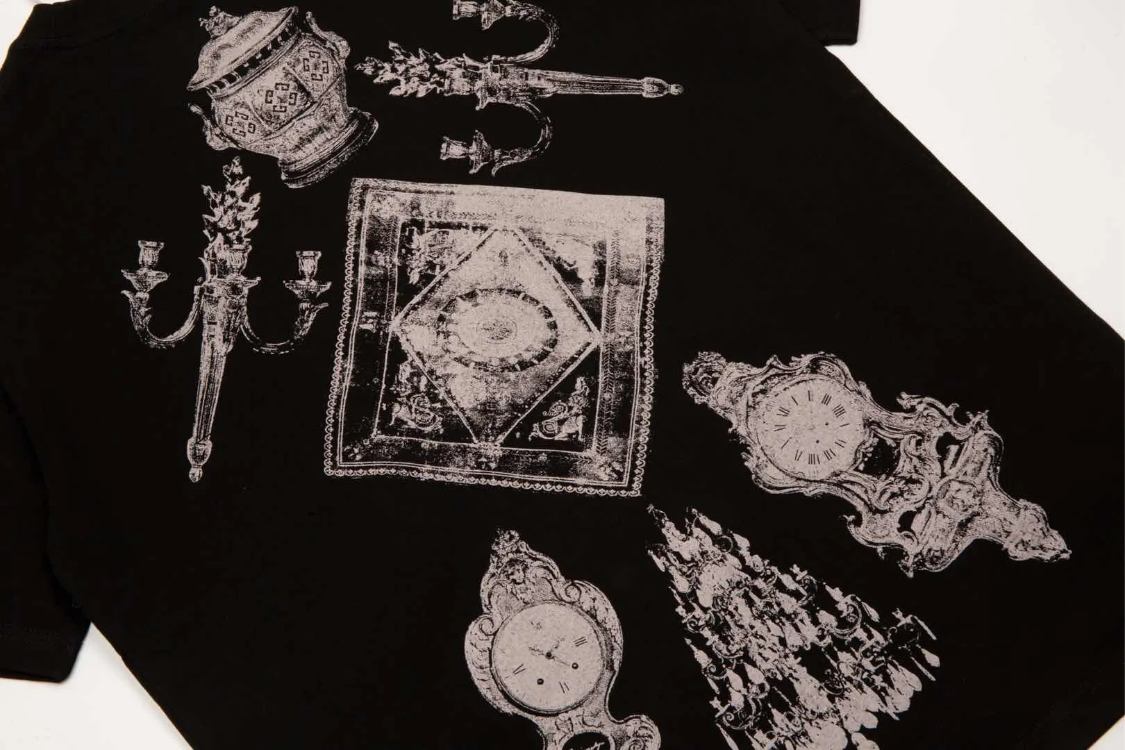【GIVENCHY   公式旗艦店】 ジバンシー   Tシャツ ご好評に付き再入荷！ 250215
