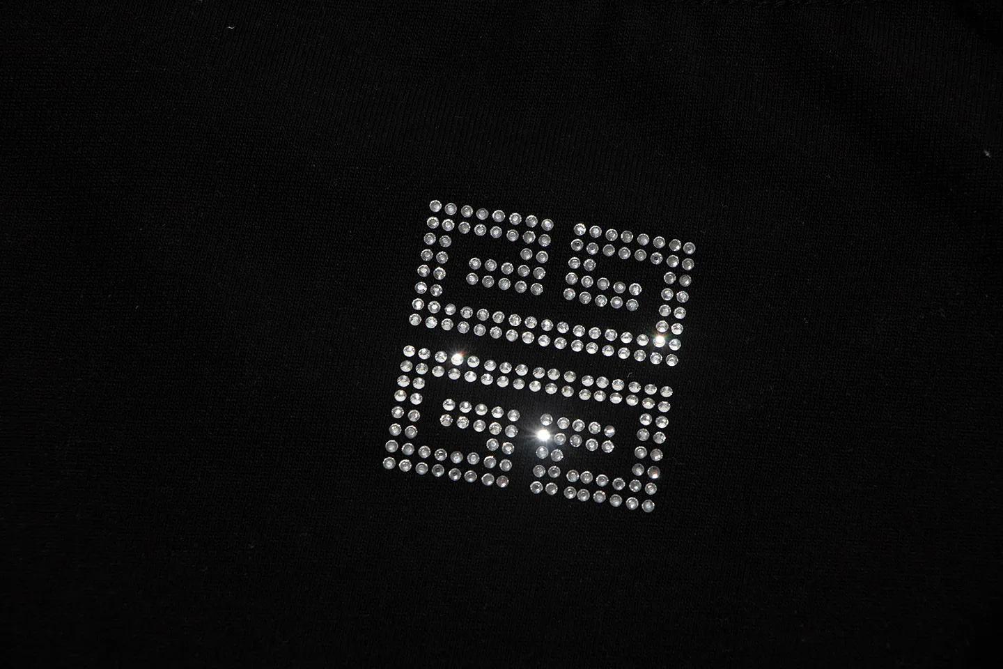 【GIVENCHY   公式旗艦店】 ジバンシー   Tシャツ ご好評に付き再入荷！ 250215