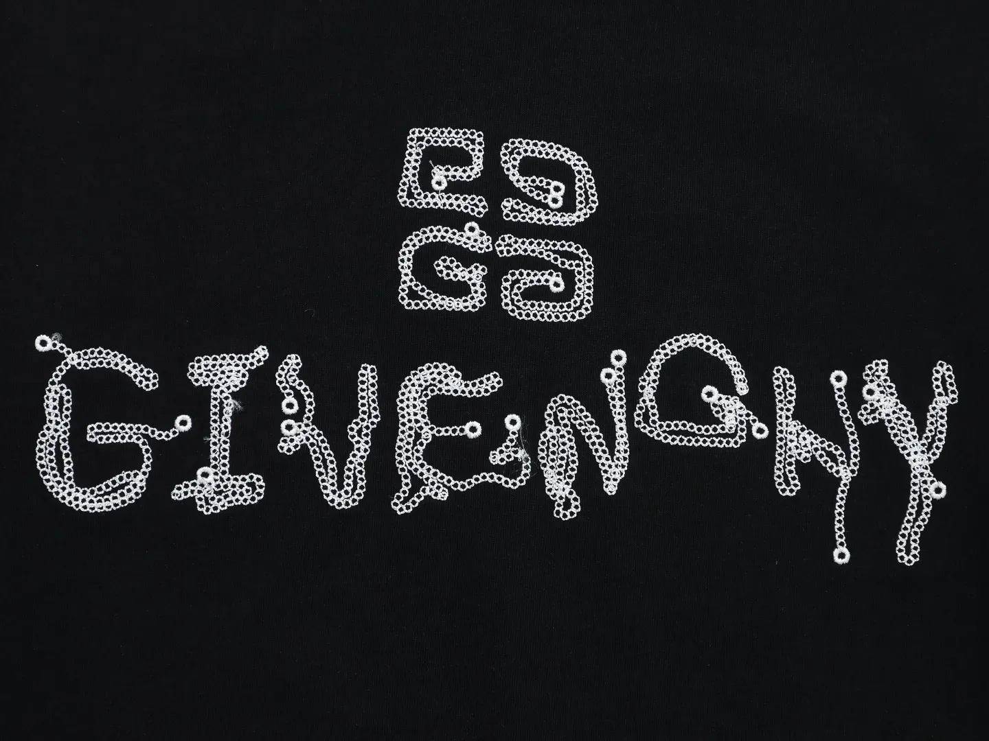 【GIVENCHY   公式旗艦店】 ジバンシー   Tシャツ ご好評に付き再入荷！ 250215