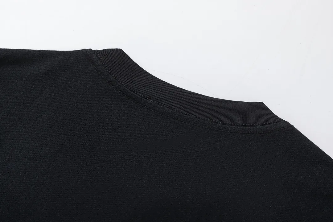 【GIVENCHY   公式旗艦店】 ジバンシー   Tシャツ ご好評に付き再入荷！ 250215
