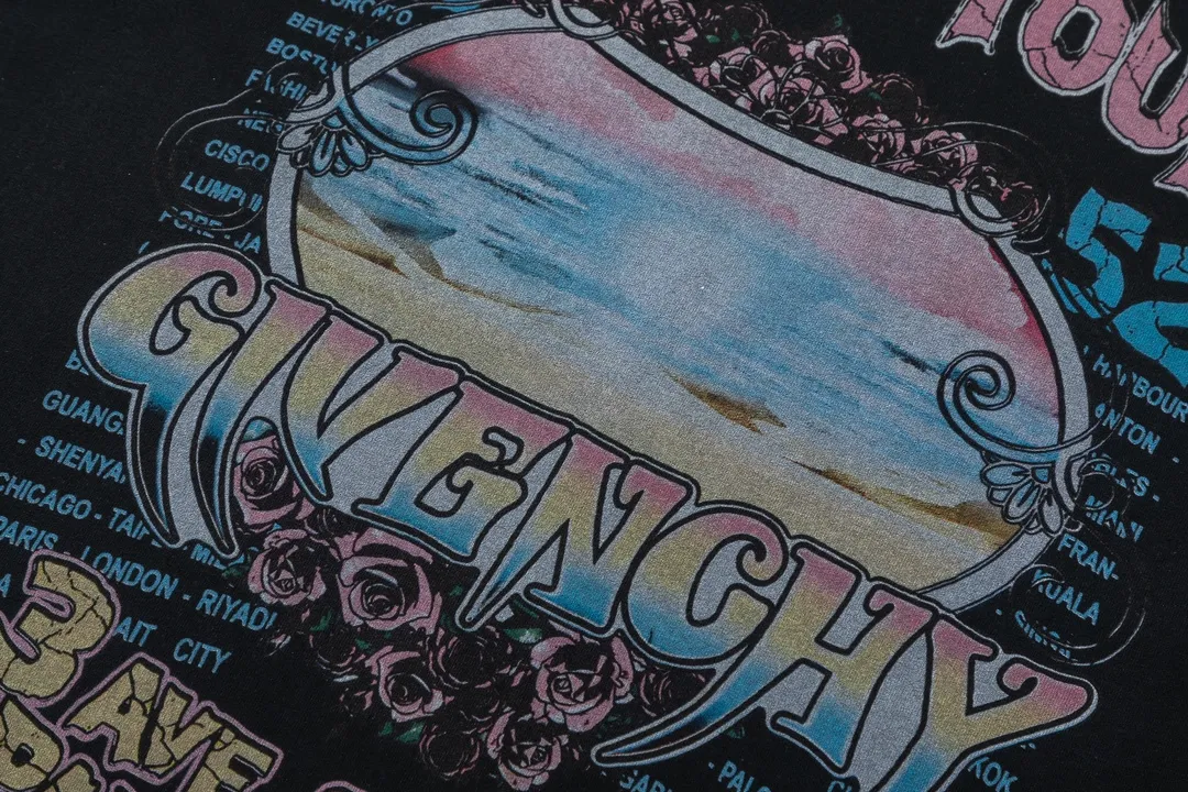 【GIVENCHY   公式旗艦店】 ジバンシー   Tシャツ ご好評に付き再入荷！ 250215