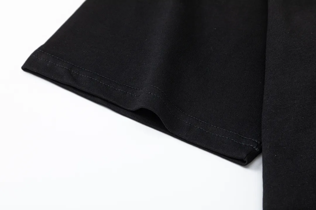 【GIVENCHY   公式旗艦店】 ジバンシー   Tシャツ ご好評に付き再入荷！ 250215