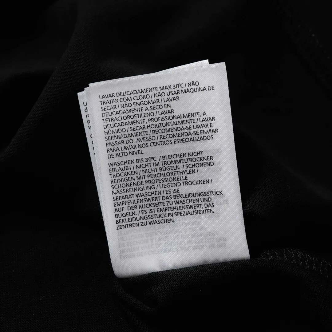 【MONCLER  公式旗艦店】モンクレール   Tシャツご好評に付き再入荷！250212