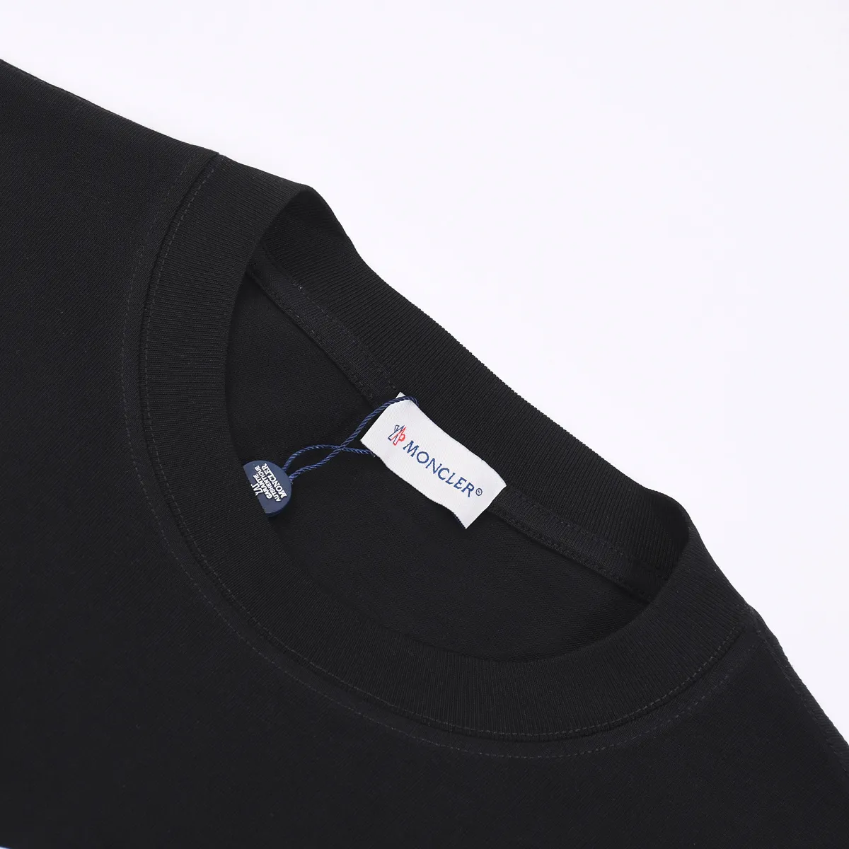 【MONCLER  公式旗艦店】モンクレール   Tシャツご好評に付き再入荷！250212