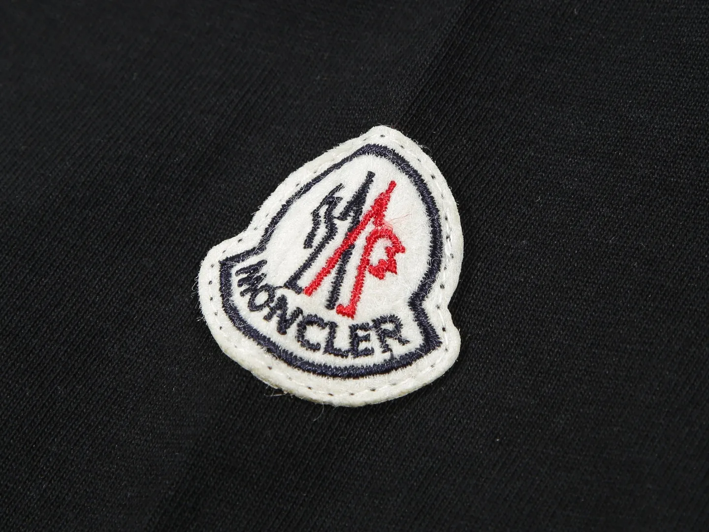 【MONCLER  公式旗艦店】モンクレール   Tシャツご好評に付き再入荷！250212