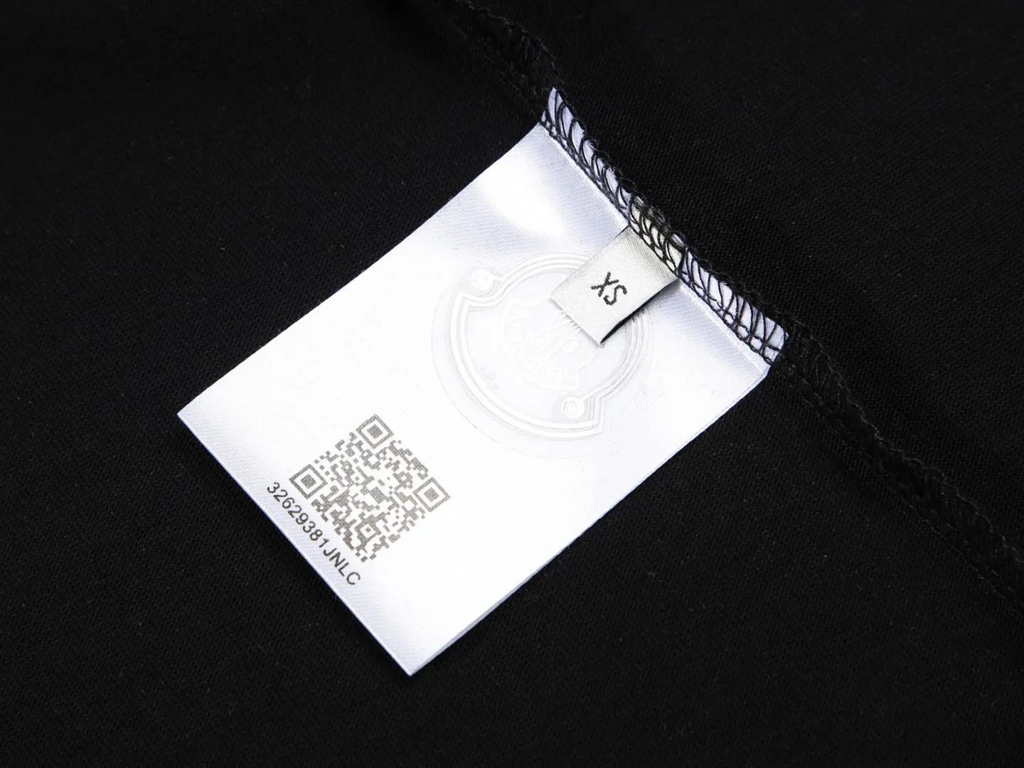 【MONCLER  公式旗艦店】モンクレール   Tシャツご好評に付き再入荷！250212