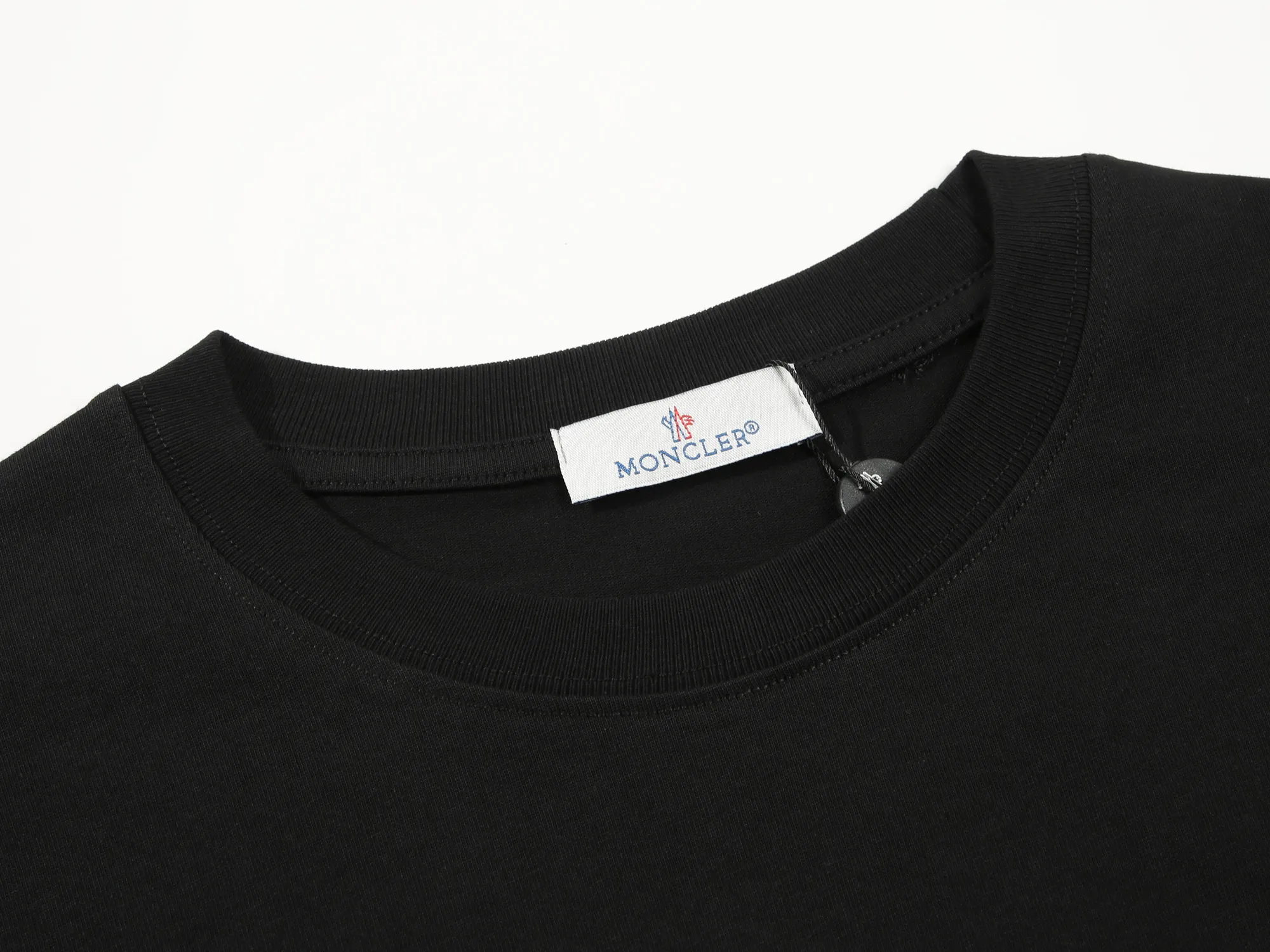【MONCLER  公式旗艦店】モンクレール   Tシャツご好評に付き再入荷！250212