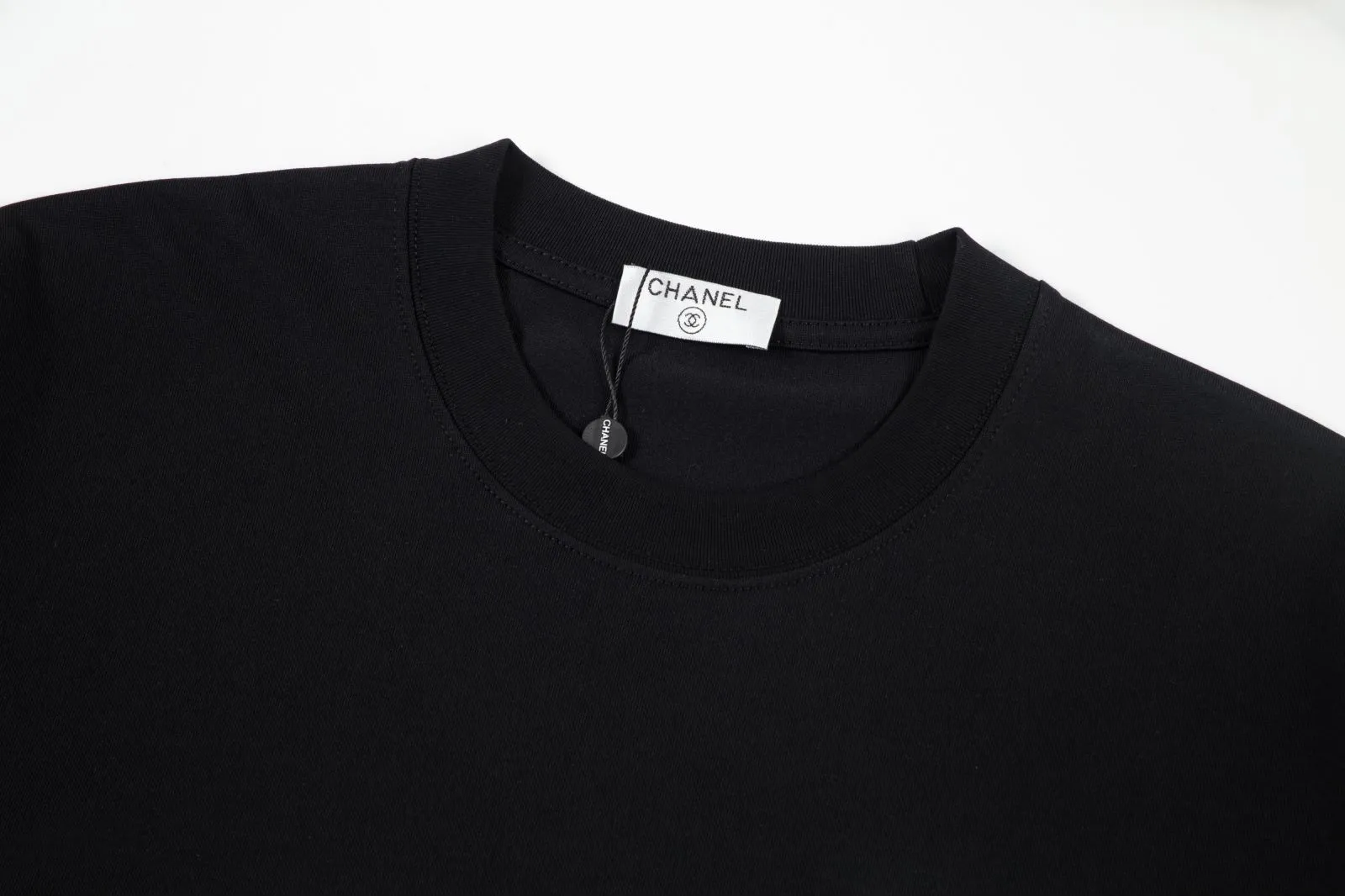 【CHANEL 公式旗艦店】シャネル  Tシャツ ご好評に付き再入荷 240719