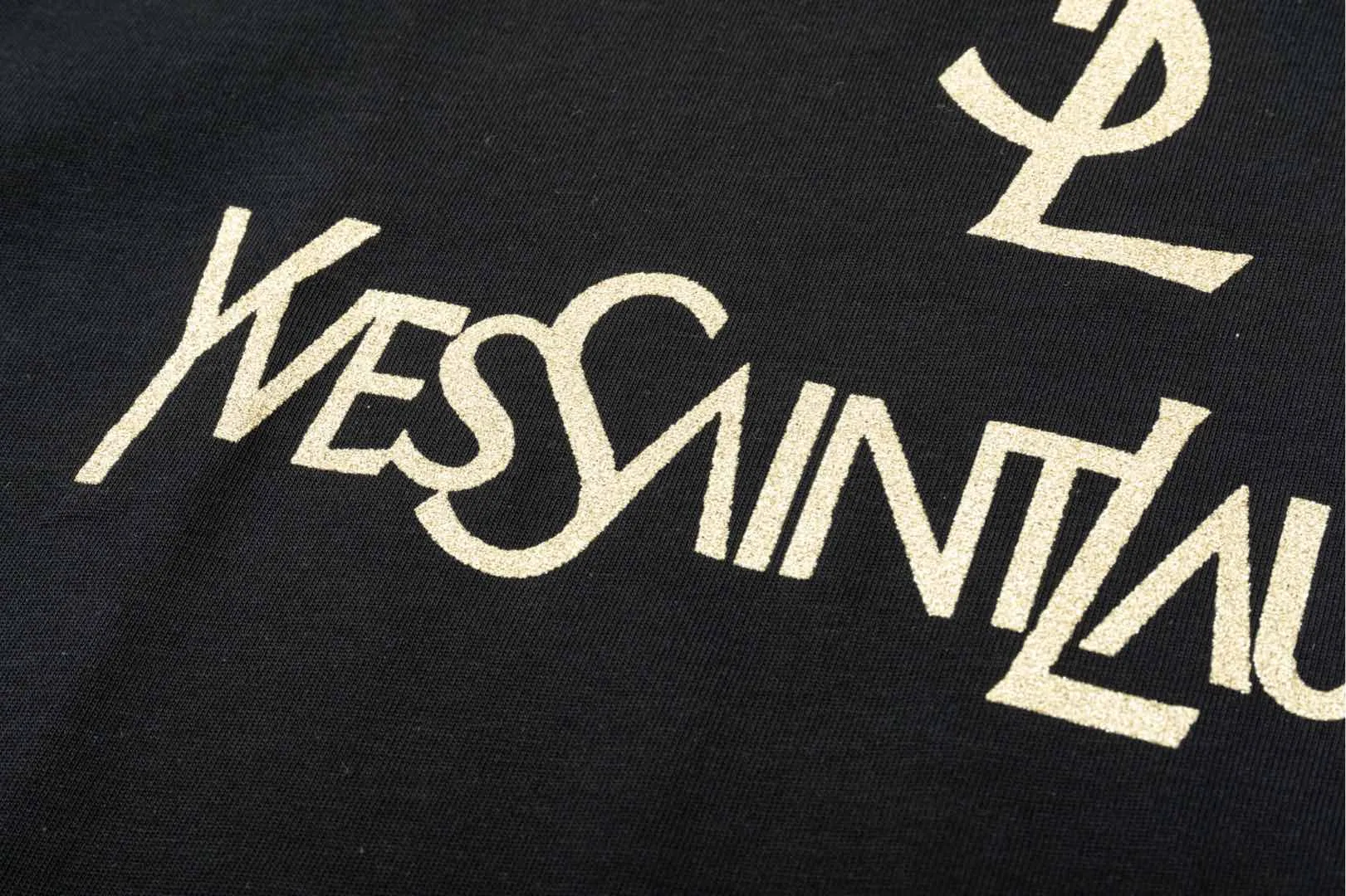 【YSL SAINT LAURENT 公式旗艦店】サンローラン  Tシャツ ご好評に付き再入荷！250218