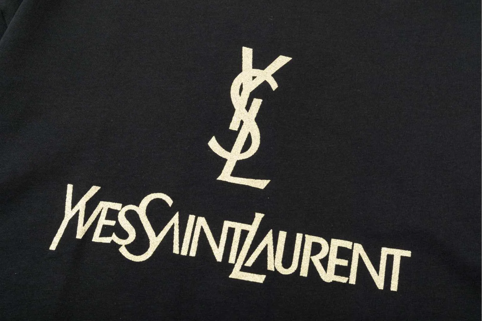 【YSL SAINT LAURENT 公式旗艦店】サンローラン  Tシャツ ご好評に付き再入荷！250218