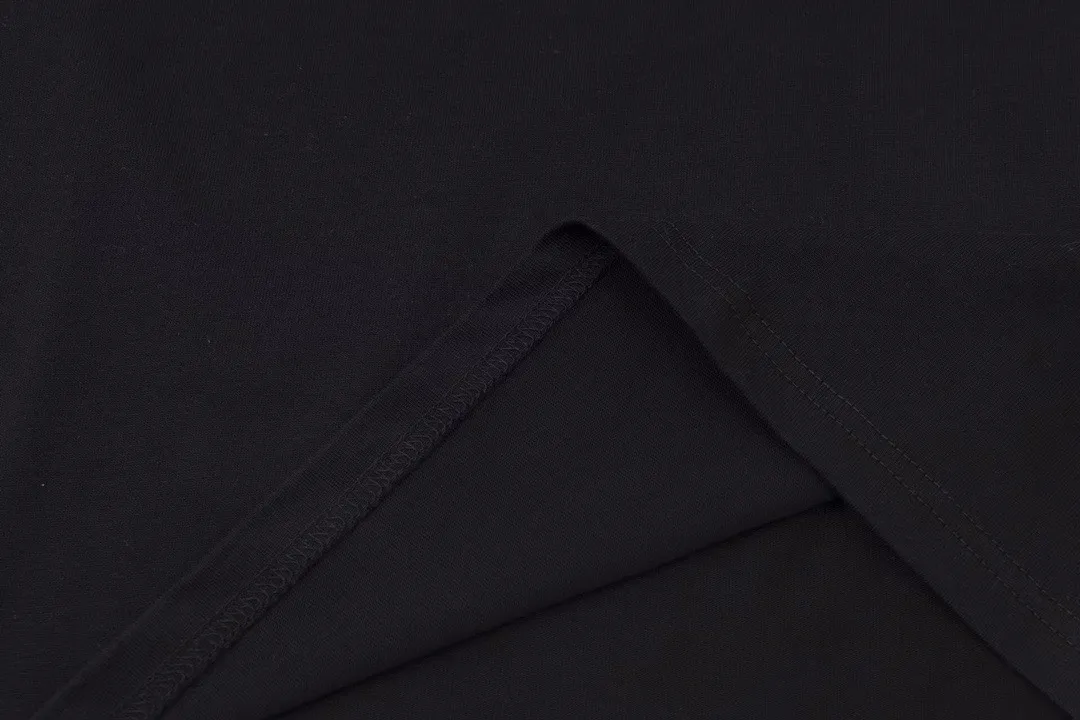 【YSL SAINT LAURENT 公式旗艦店】サンローラン Tシャツ ご好評に付き再入荷！