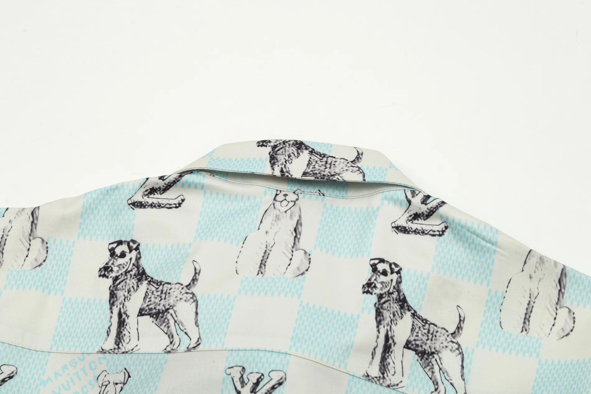 【LOUIS VUITTON 公式旗艦店】ルイヴィトン  シャツ  ご好評に付き再入荷 240715
