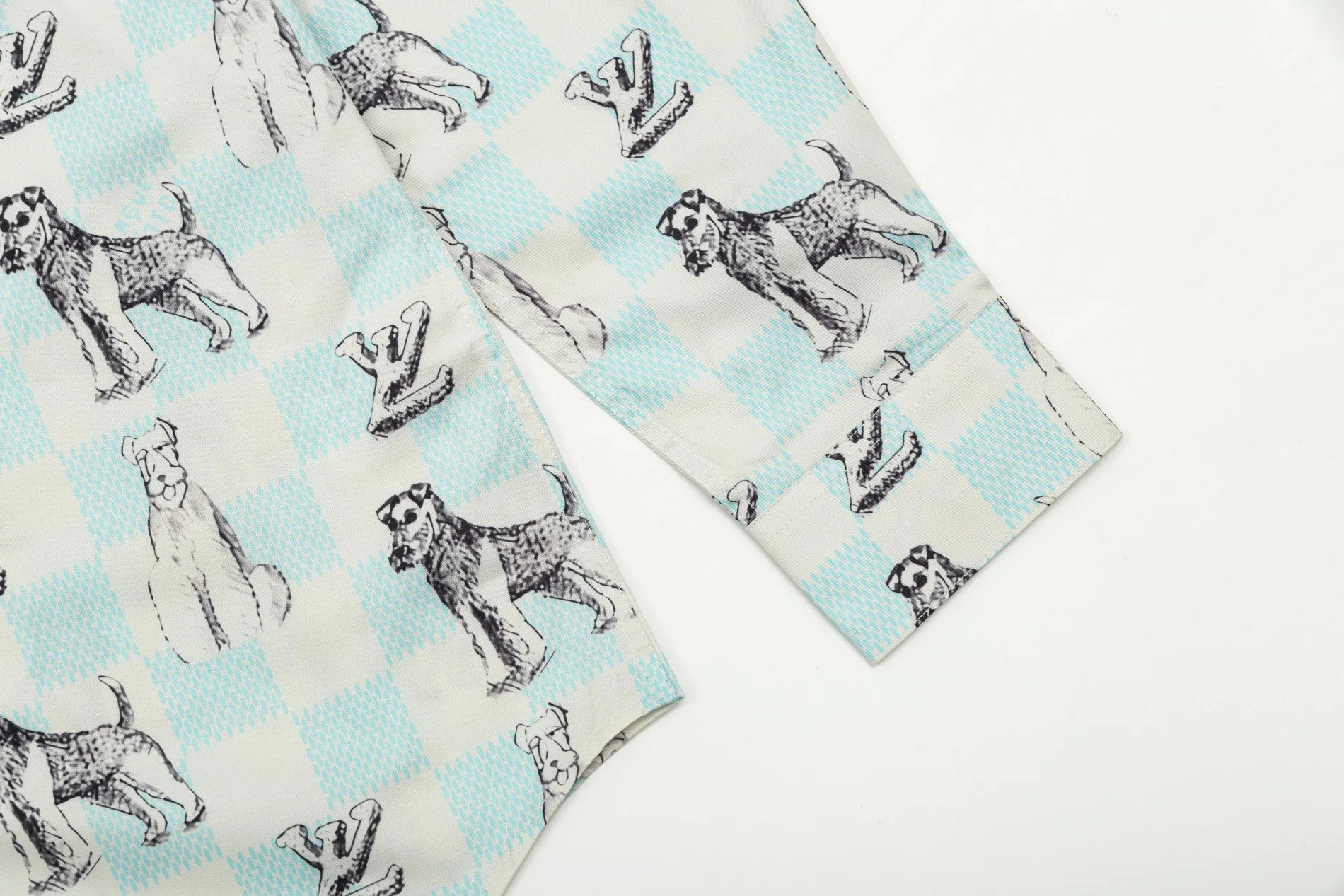 【LOUIS VUITTON 公式旗艦店】ルイヴィトン  シャツ  ご好評に付き再入荷 240715