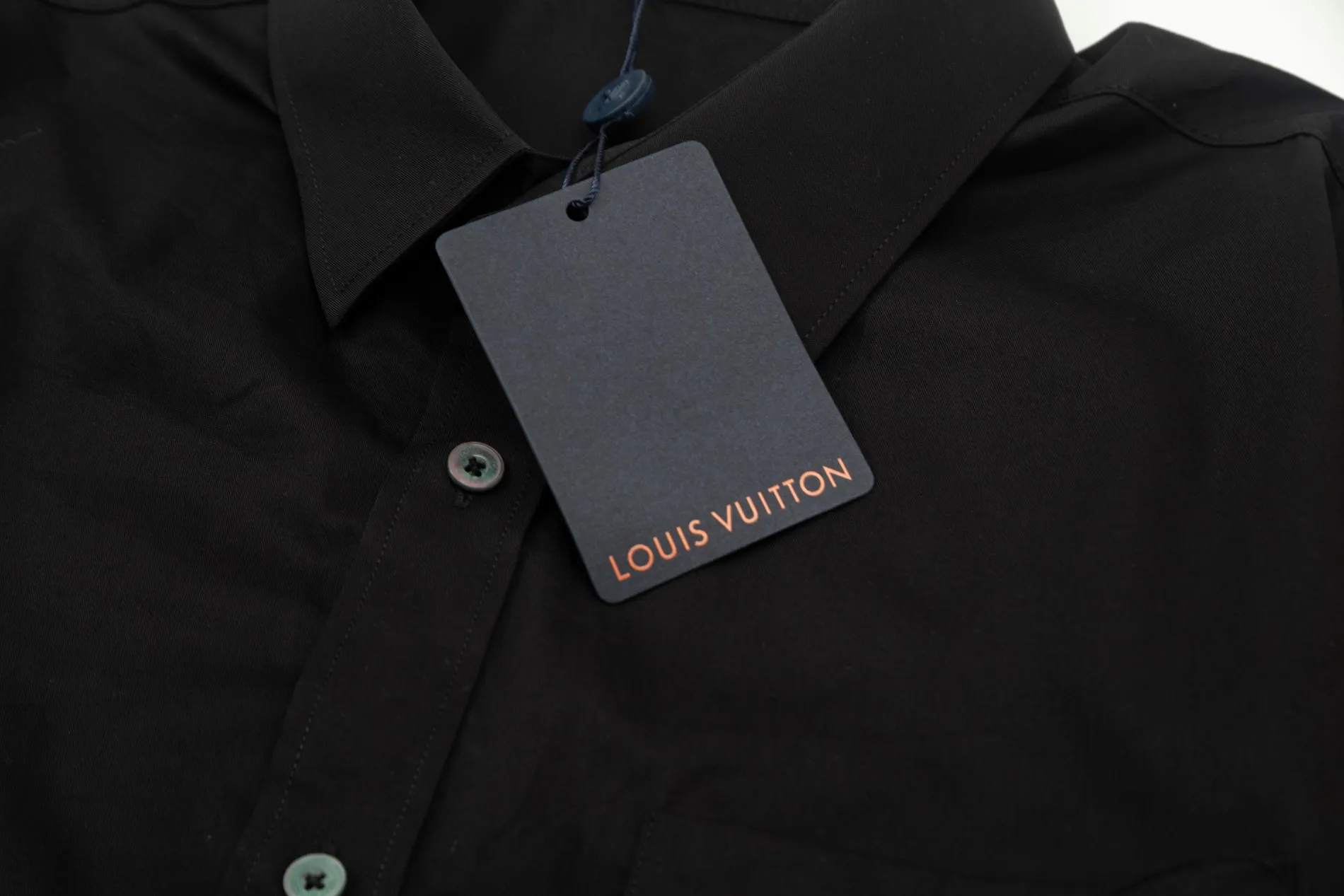 【LOUIS VUITTON 公式旗艦店】ルイヴィトン  シャツ  ご好評に付き再入荷 240715