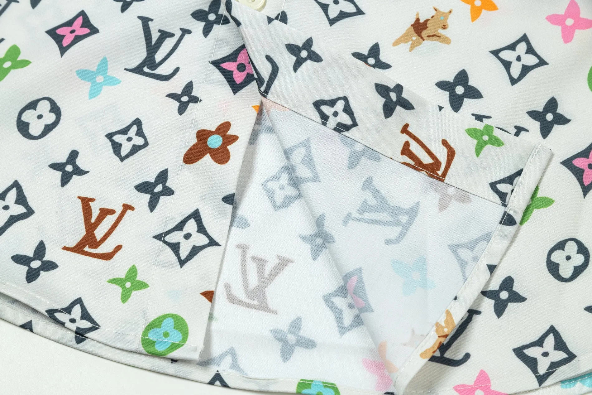 【LOUIS VUITTON 公式旗艦店】ルイヴィトン  シャツ  ご好評に付き再入荷 240715