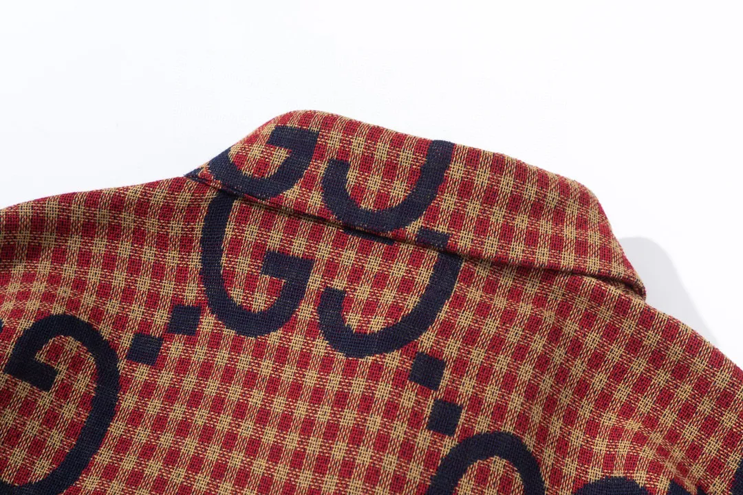【GUCCI  公式旗艦店】グッチ  シャツ ご好評に付き再入荷  250222