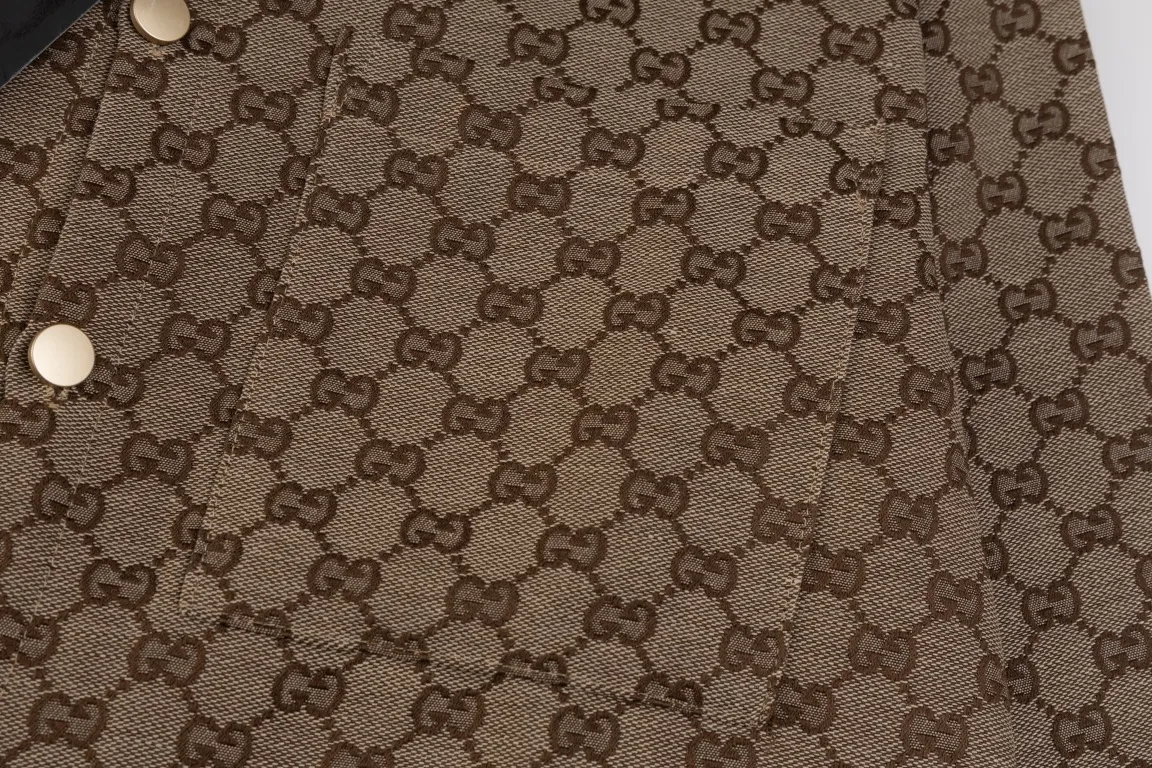 【GUCCI  公式旗艦店】グッチ  シャツ ご好評に付き再入荷  250222