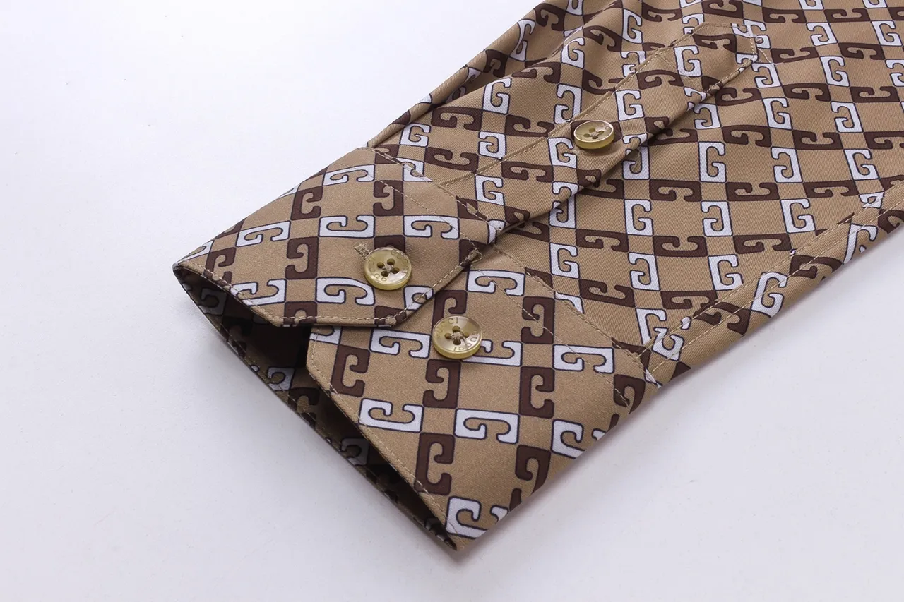 【GUCCI  公式旗艦店】グッチ  シャツ ご好評に付き再入荷  250222