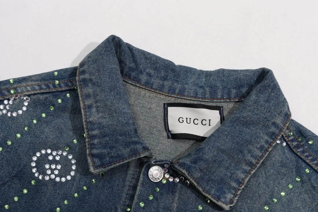 【GUCCI  公式旗艦店】グッチ  シャツ ご好評に付き再入荷  250222