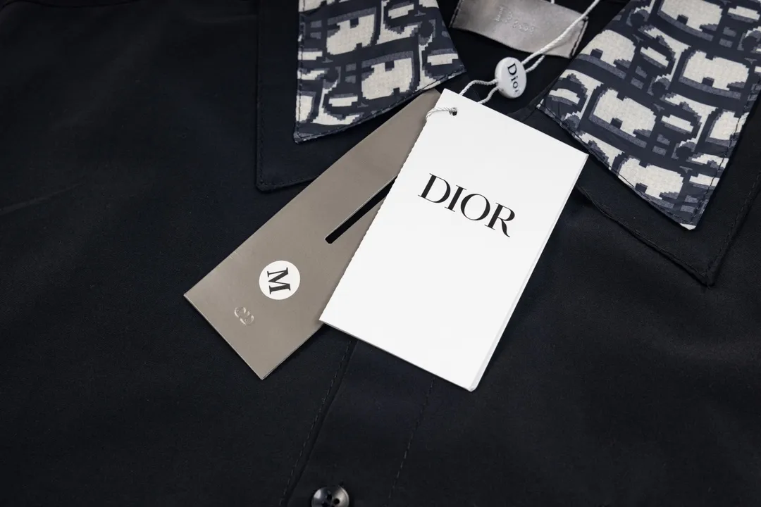 【DIOR  公式旗艦店】ディオール  シャツ  ご好評に付き再入荷 240831