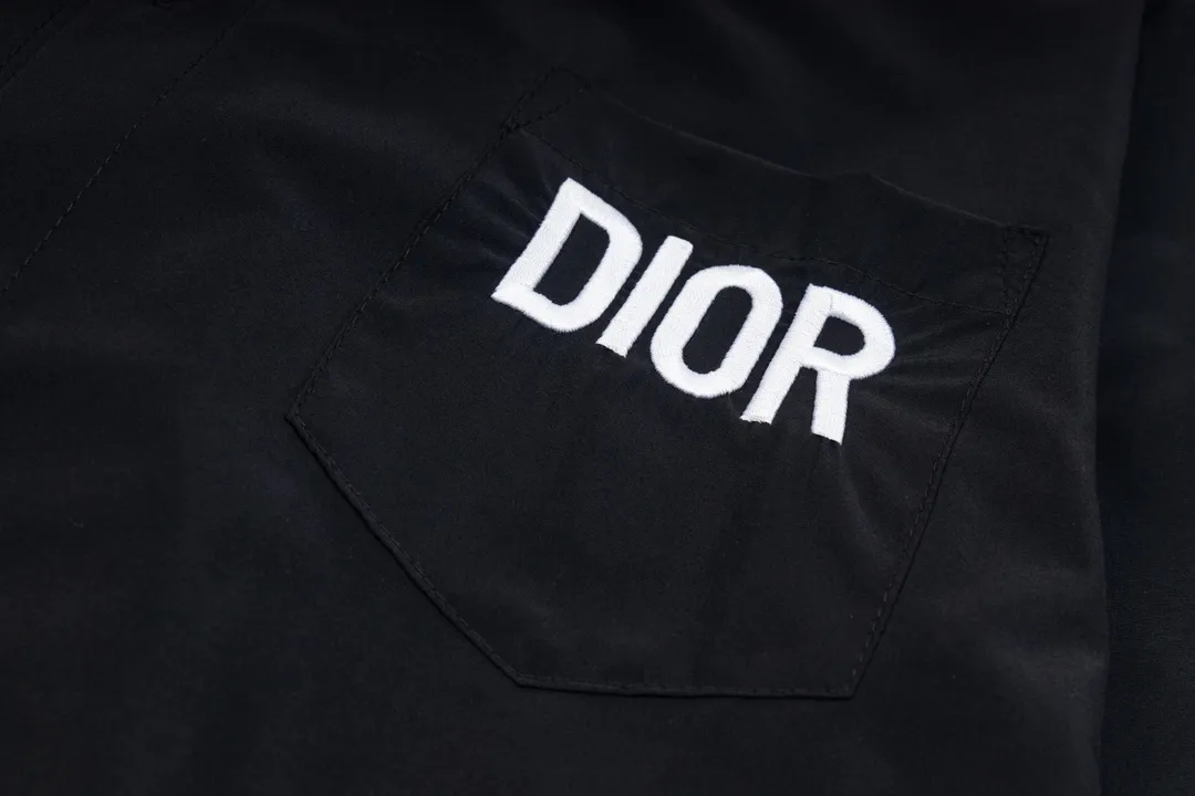 【DIOR  公式旗艦店】ディオール  シャツ  ご好評に付き再入荷 240831