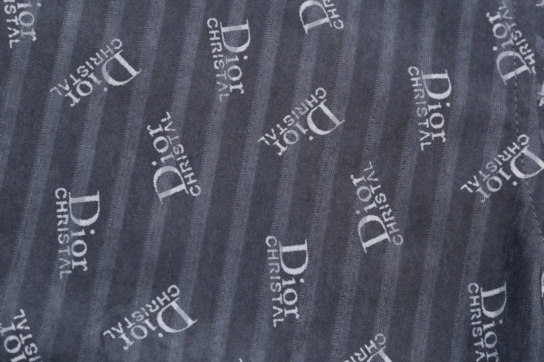 【DIOR  公式旗艦店】ディオール  シャツ  ご好評に付き再入荷 240816