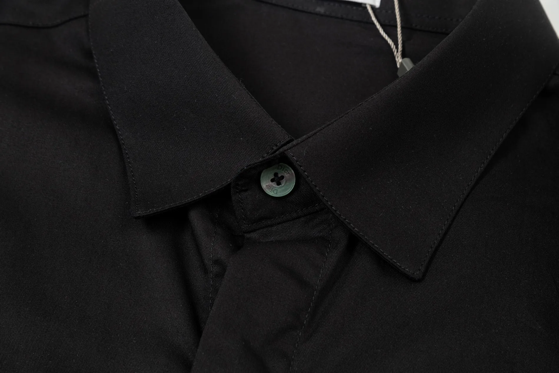 【DIOR 公式旗艦店】ディオール シャツ ご好評に付き再入荷 240716