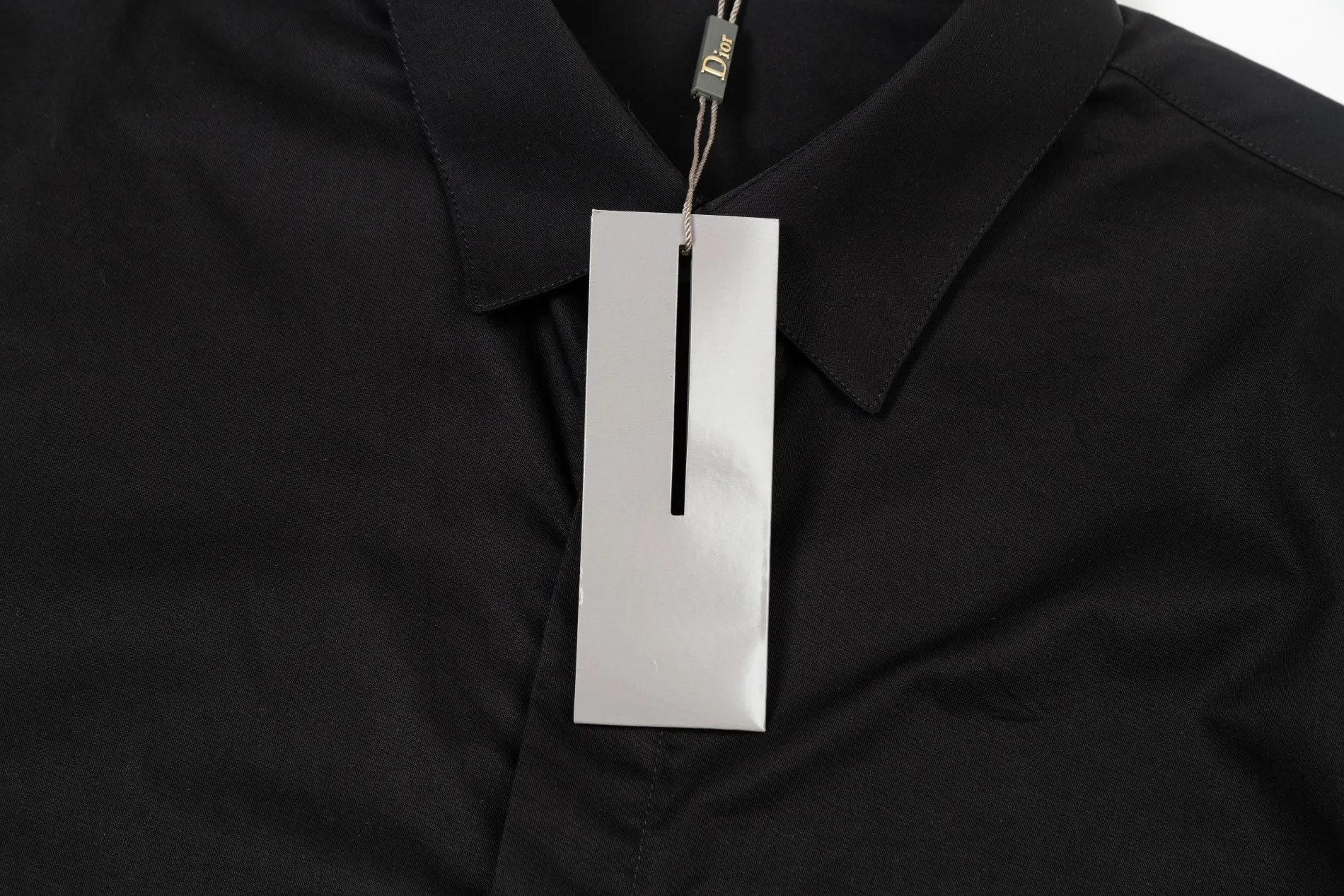 【DIOR 公式旗艦店】ディオール シャツ ご好評に付き再入荷 240716
