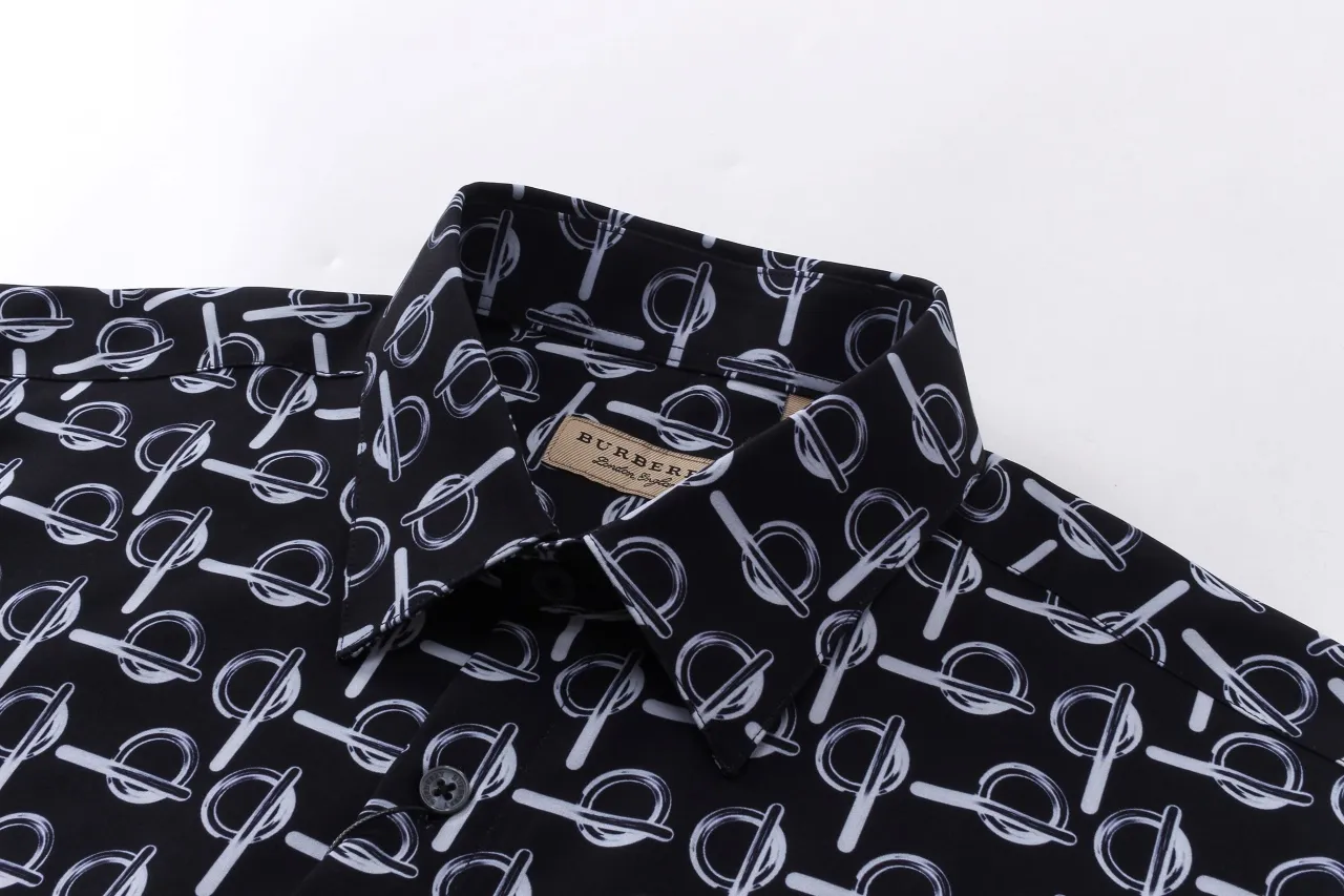 【BURBERRY  公式旗艦店】バーバリー シャツ ご好評に付き再入荷  250222