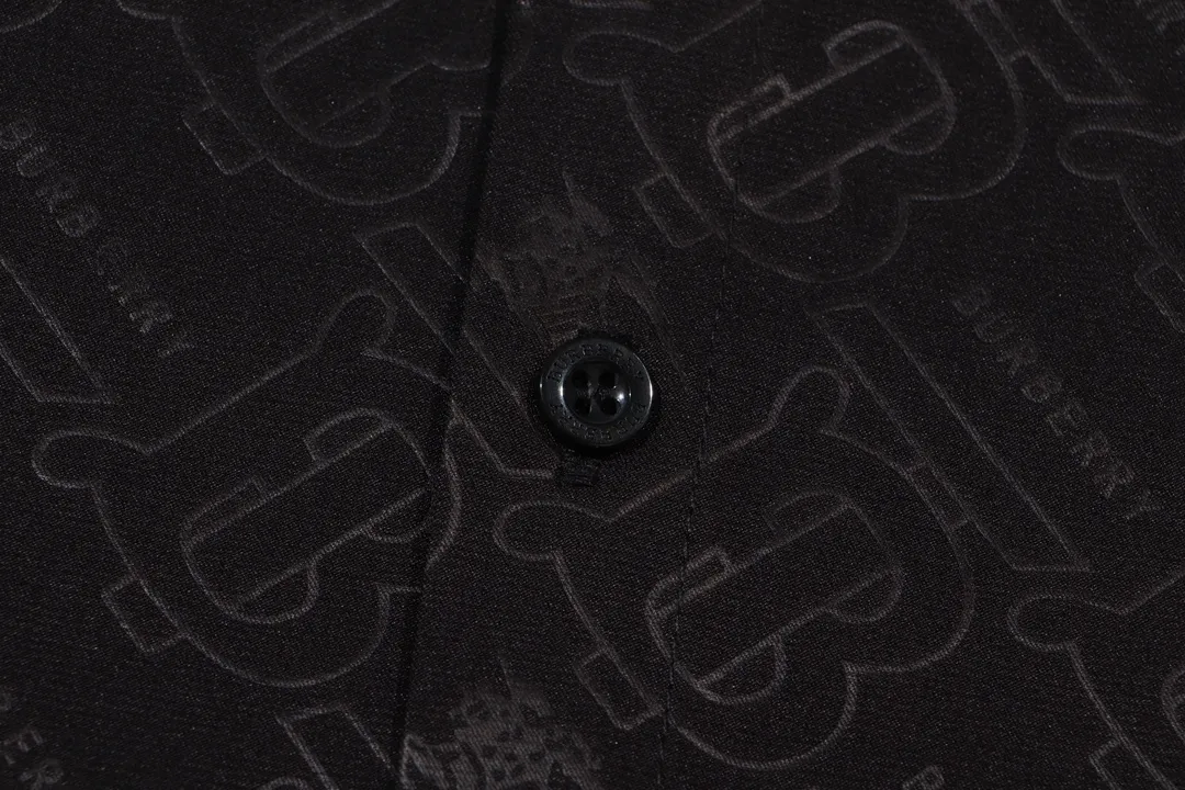 【BURBERRY 公式旗艦店】バーバリー  シャツ  ご好評に付き再入荷 240716