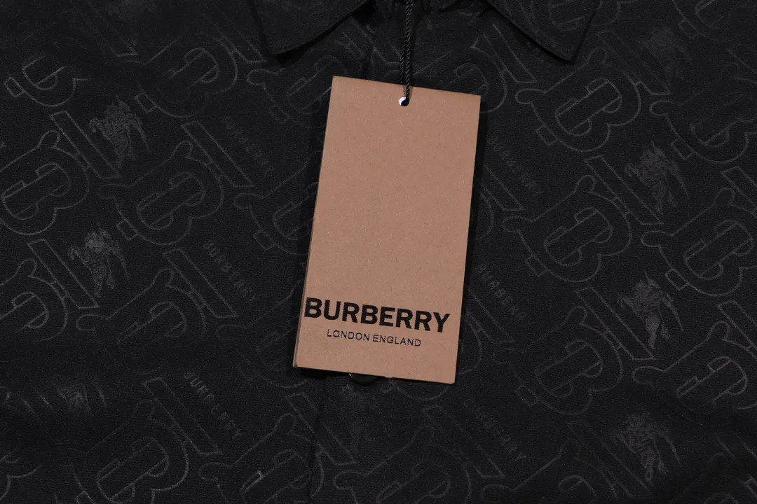 【BURBERRY 公式旗艦店】バーバリー  シャツ  ご好評に付き再入荷 240716