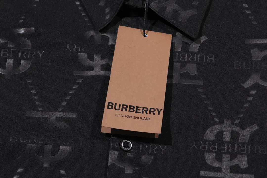 【BURBERRY 公式旗艦店】バーバリー  シャツ  ご好評に付き再入荷 240716
