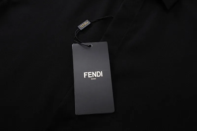 【FENDI 公式旗艦店】フェンディ  シャツ  ご好評に付き再入荷 250221