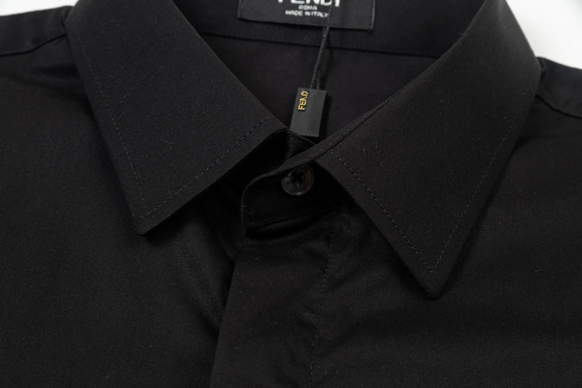 【FENDI 公式旗艦店】フェンディ  シャツ  ご好評に付き再入荷 240716