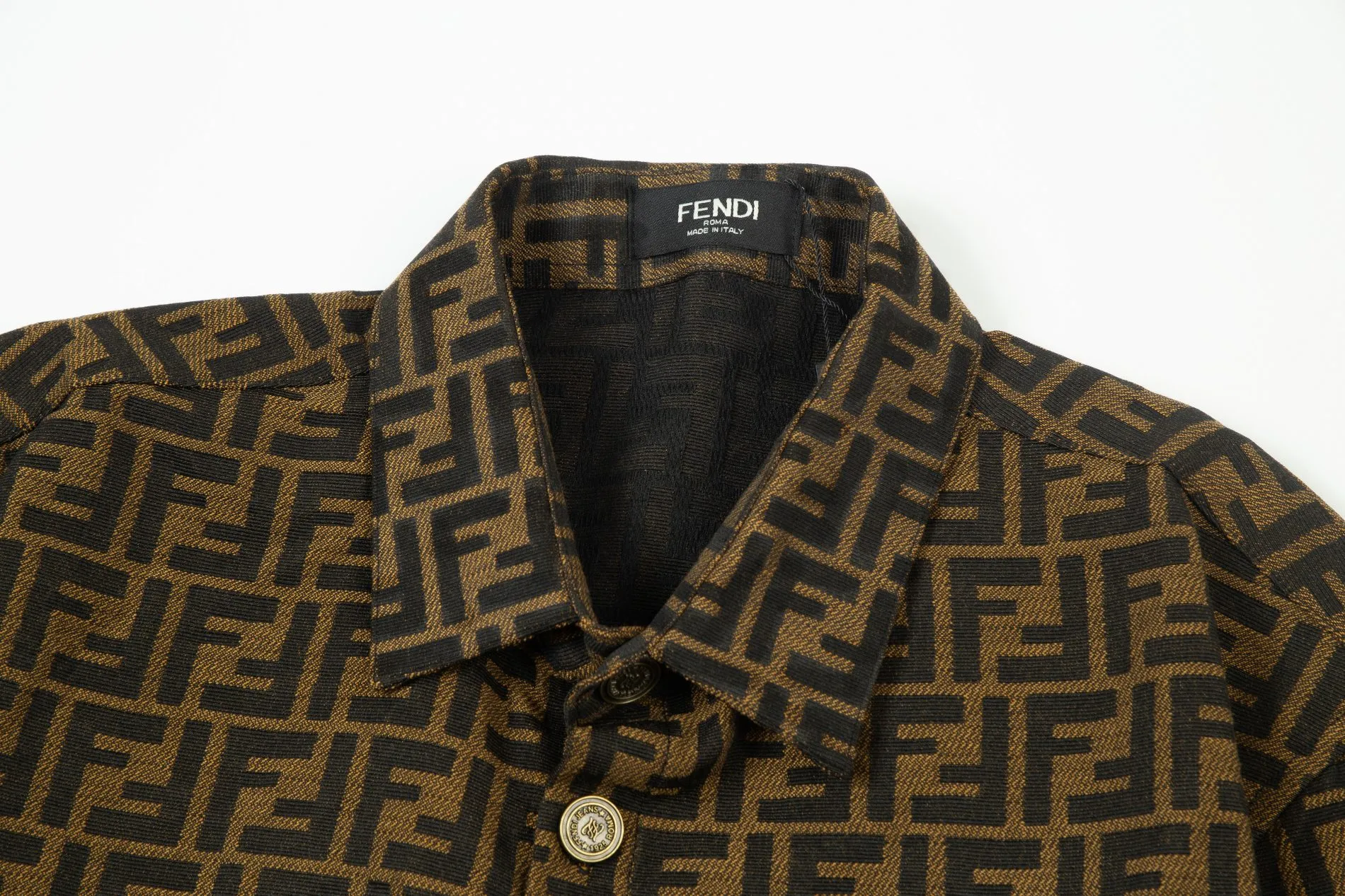 【FENDI 公式旗艦店】フェンディ  シャツ  ご好評に付き再入荷 240716