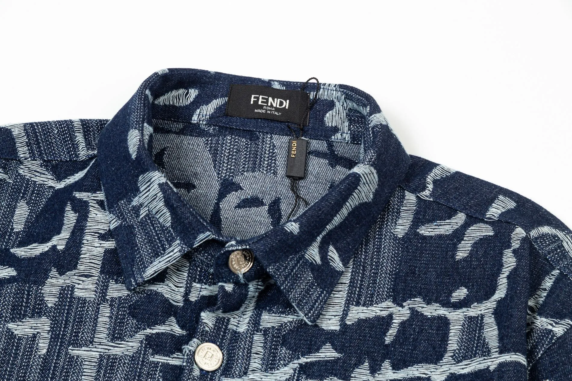 【FENDI 公式旗艦店】フェンディ  シャツ  ご好評に付き再入荷 240716