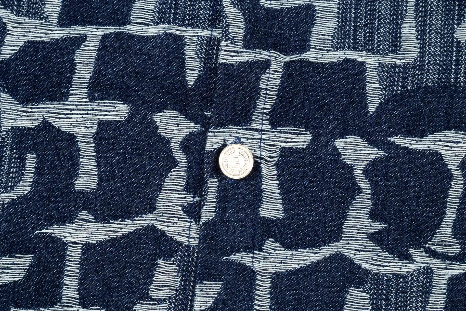 【FENDI 公式旗艦店】フェンディ  シャツ  ご好評に付き再入荷 240716