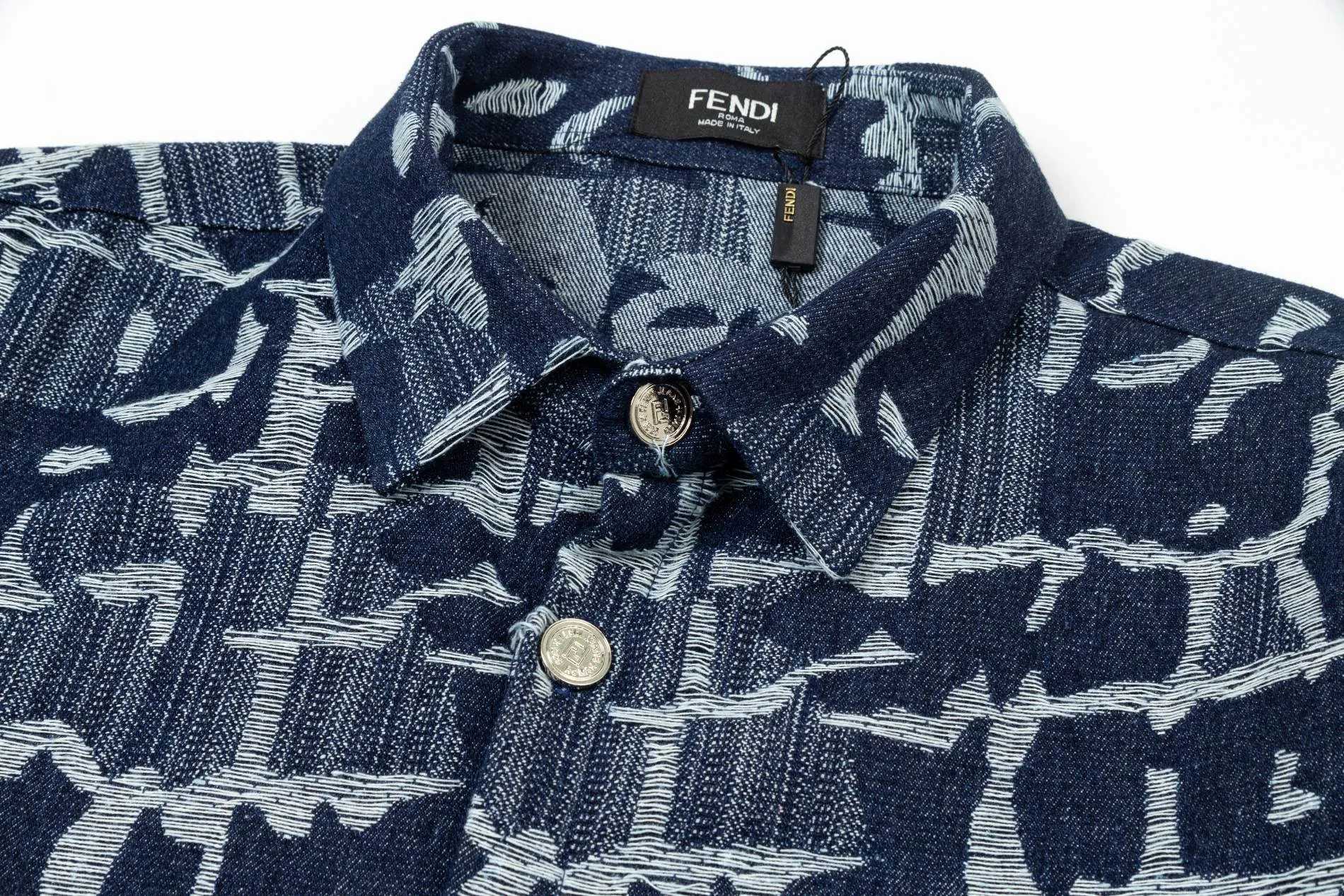 【FENDI 公式旗艦店】フェンディ  シャツ  ご好評に付き再入荷 240716