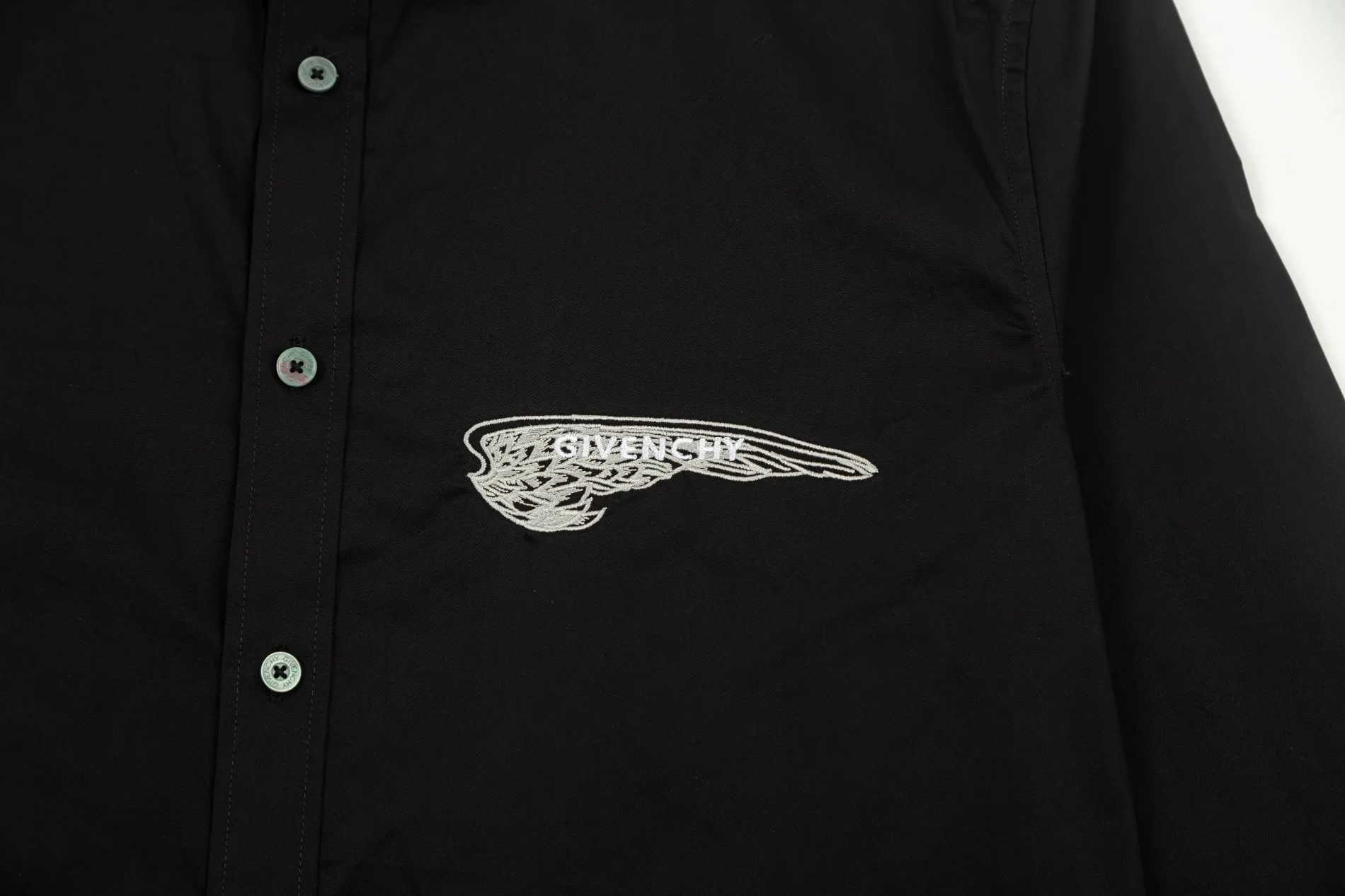 【GIVENCHY 公式旗艦店】ジバンシー  シャツ ご好評に付き再入荷 240802