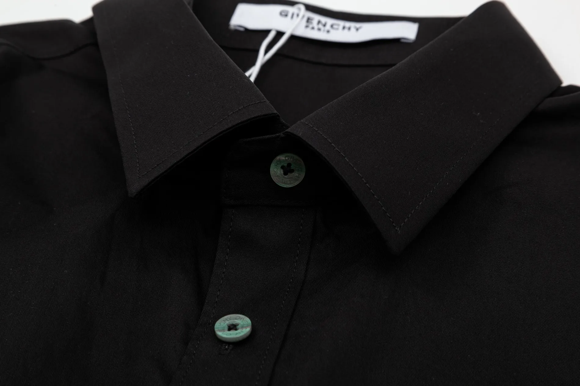 【GIVENCHY 公式旗艦店】ジバンシー  シャツ ご好評に付き再入荷 240802