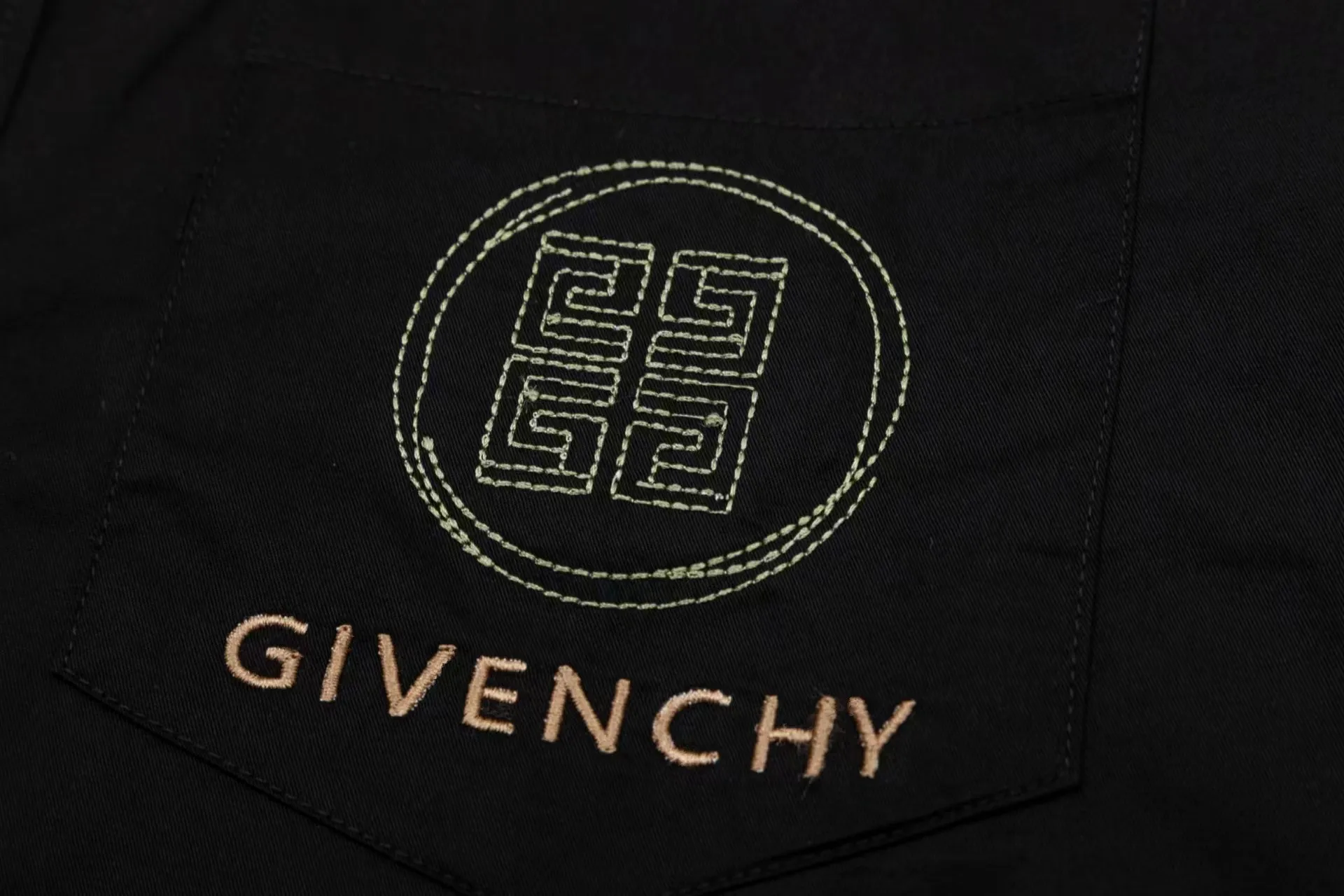 【GIVENCHY 公式旗艦店】ジバンシー  シャツ ご好評に付き再入荷 240716