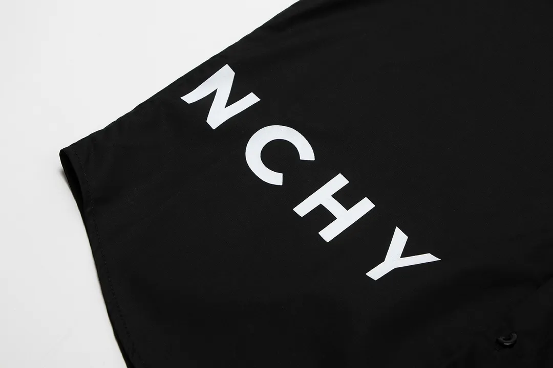【GIVENCHY 公式旗艦店】ジバンシー 半袖シャツ ご好評に付き再入荷 240716