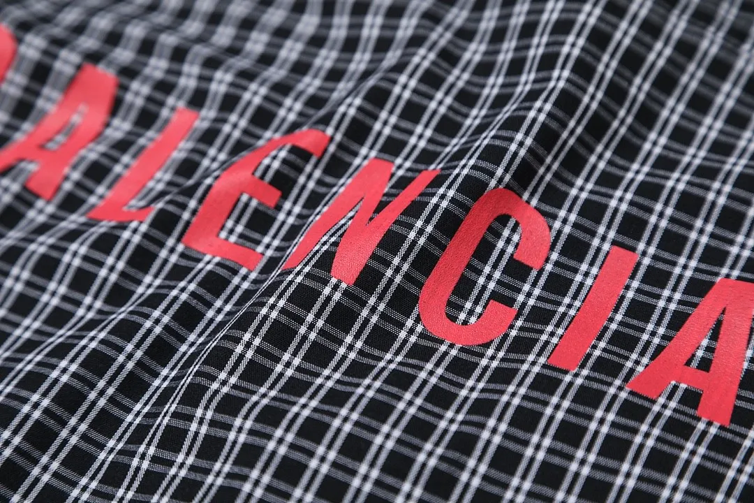 【BALENCIAGA 公式旗艦店】バレンシアガ  シャツ ご好評に付き再入荷  250218