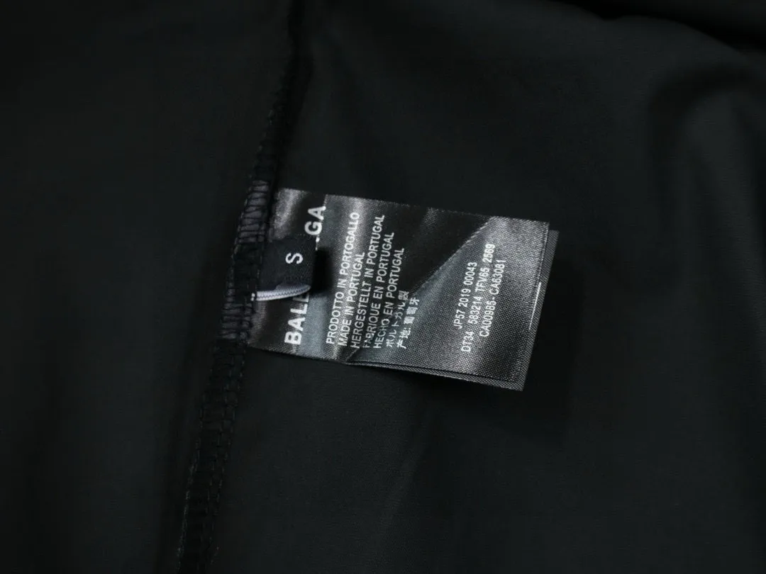 【BALENCIAGA 公式旗艦店】バレンシアガ  シャツ ご好評に付き再入荷  250218