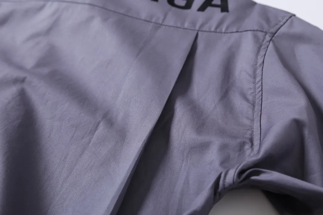 【BALENCIAGA 公式旗艦店】バレンシアガ  シャツ ご好評に付き再入荷  250218